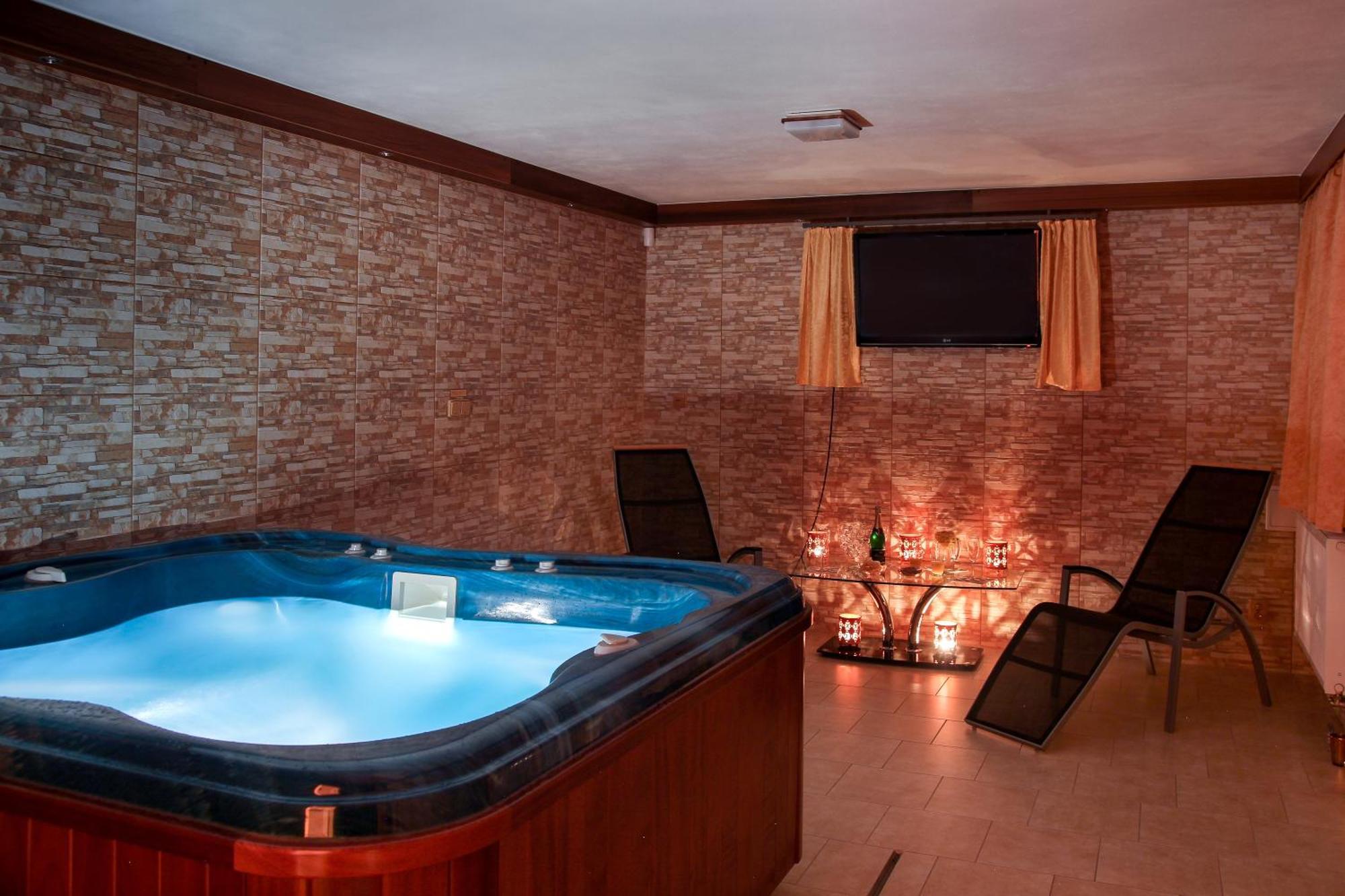 Wellness Penzion Palice Jindřichŭv Hradec Dış mekan fotoğraf